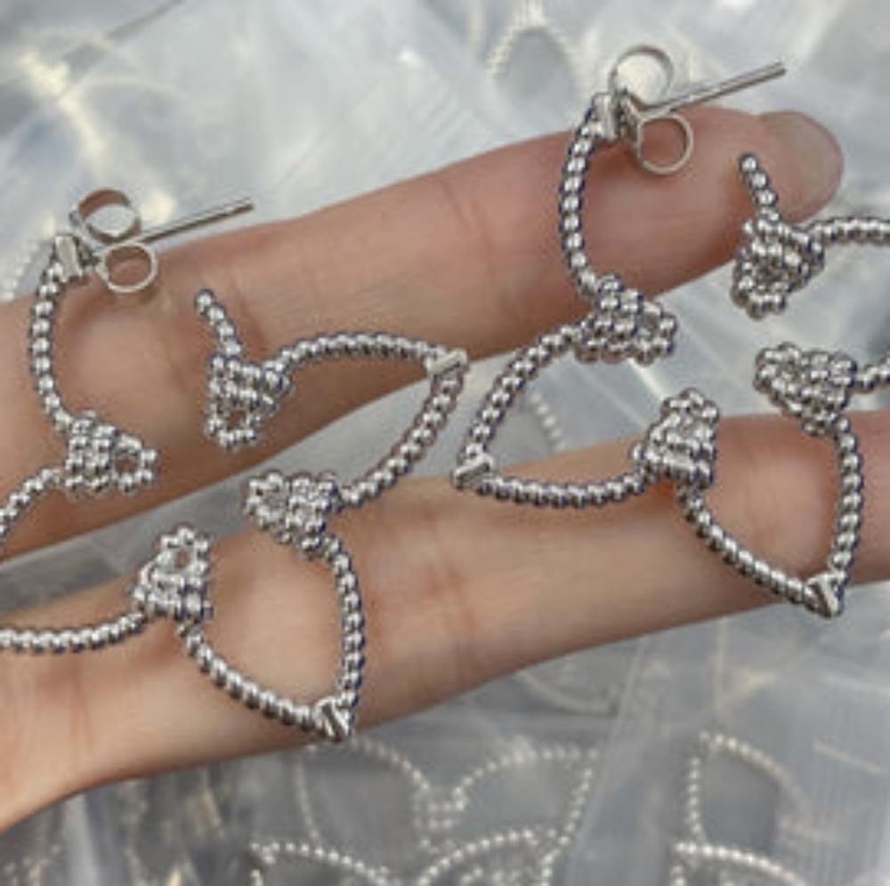 Silver knotted earrings